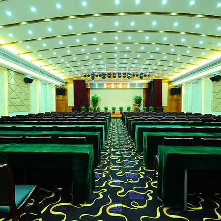 Guangzhou Junshan Hotel - Shuttle Bus For Canton Fair מראה חיצוני תמונה