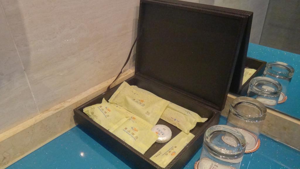 Guangzhou Junshan Hotel - Shuttle Bus For Canton Fair מראה חיצוני תמונה