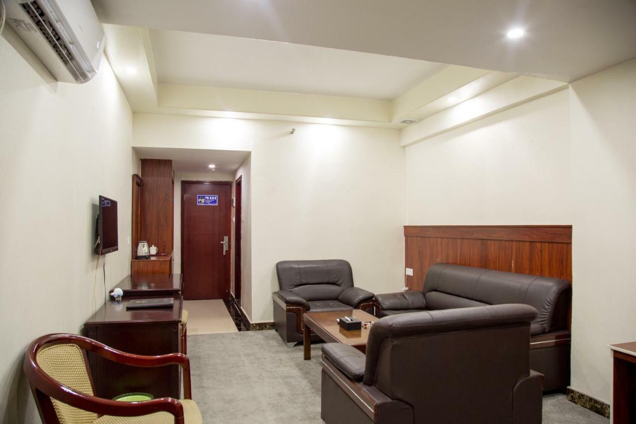 Guangzhou Junshan Hotel - Shuttle Bus For Canton Fair מראה חיצוני תמונה